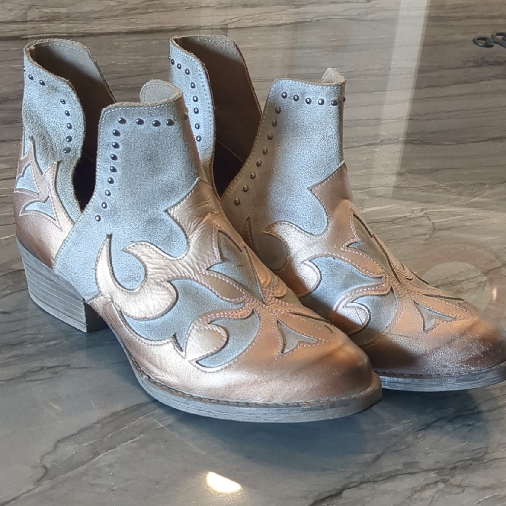 Circle G Brown and Gray Ankle Boots with Western Flair